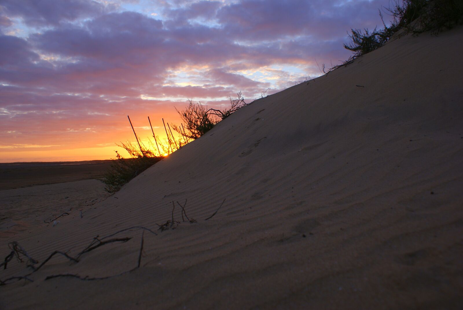 Sony Alpha DSLR-A200 sample photo. Beach, sunset, sea photography