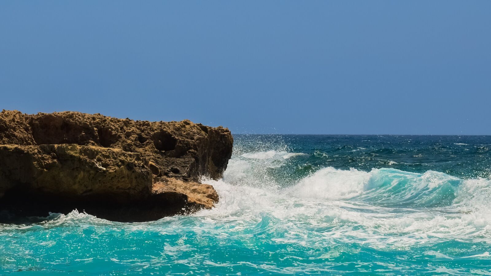 Nikon D3300 sample photo. Rocky coast, sea, waves photography
