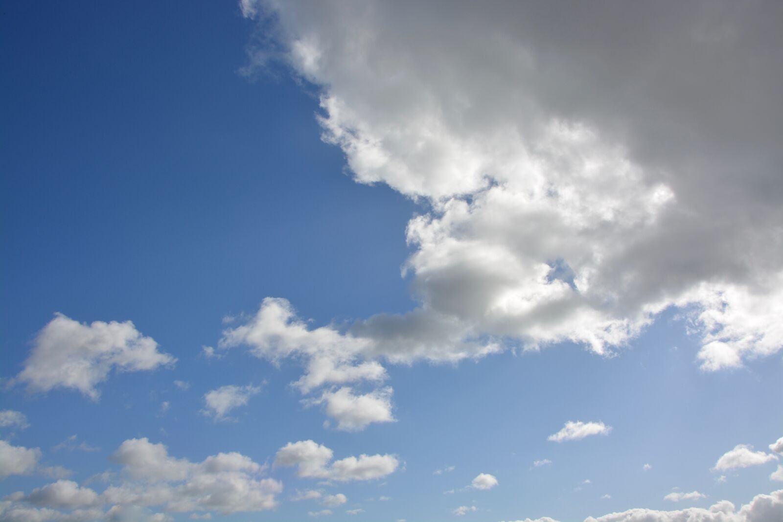 Nikon D5200 sample photo. Clouds, white clouds, grey photography