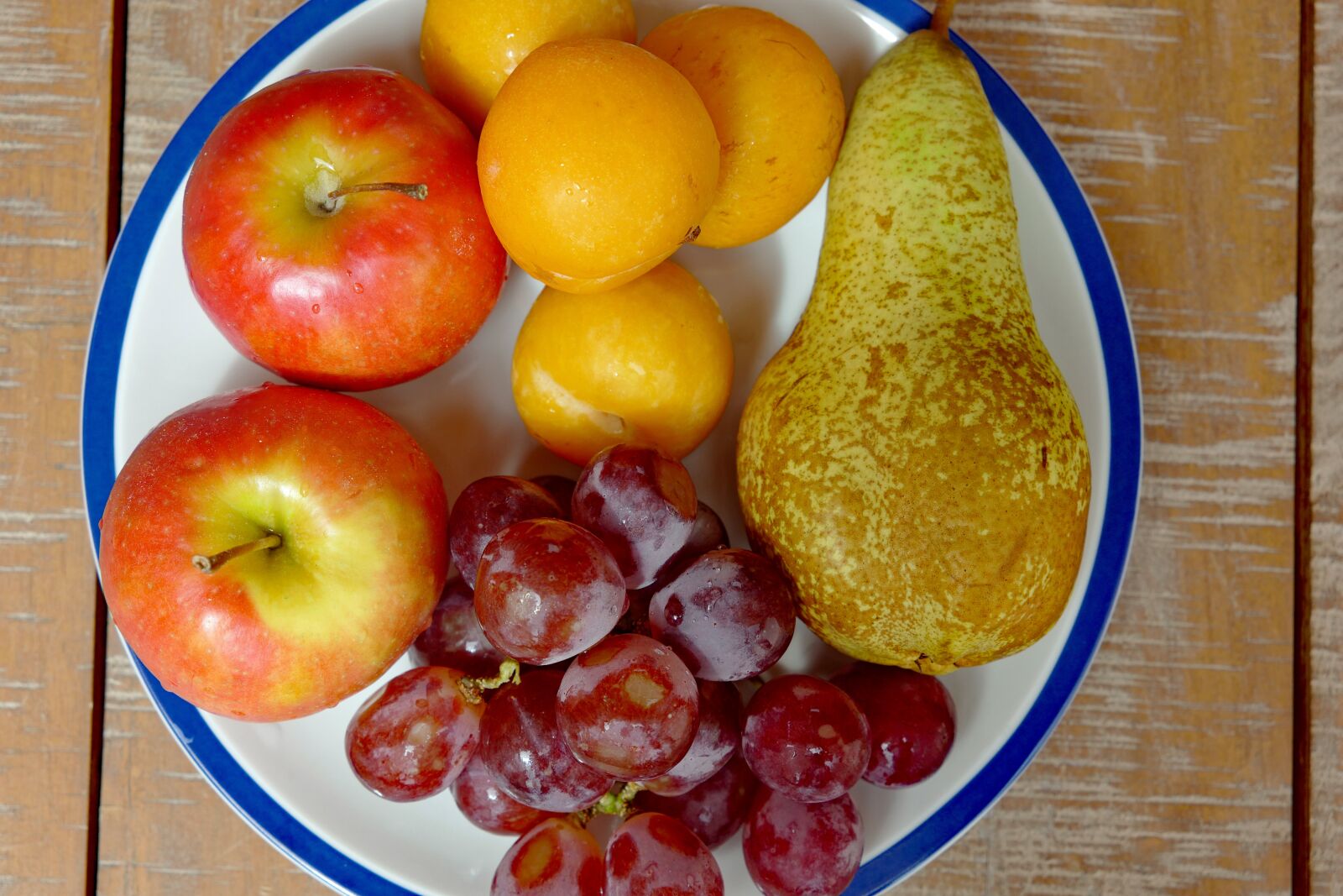 Vario-Elmar TL 1:3.5-5.6 / 18-56 ASPH. sample photo. Fruit plate, food, fruit photography