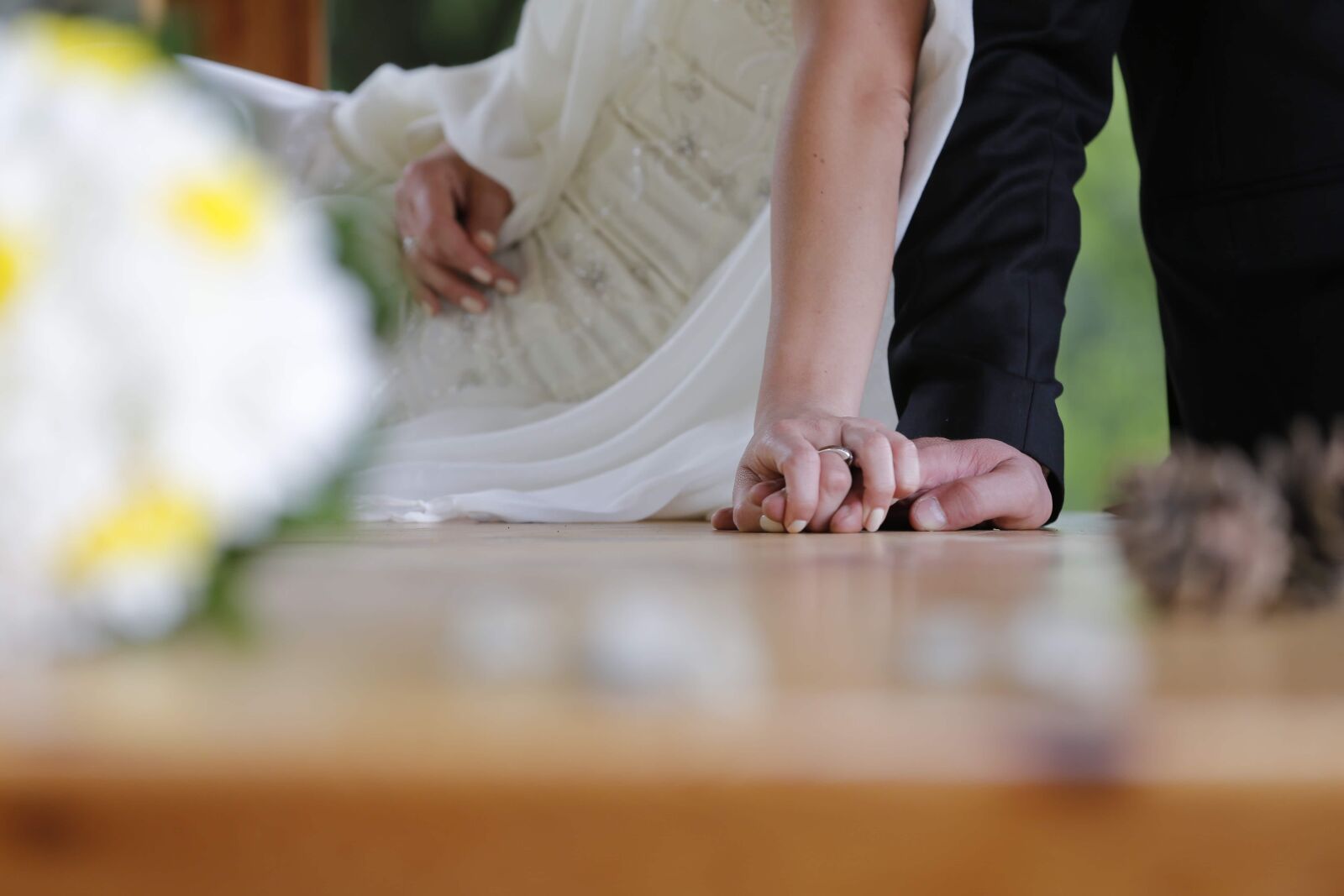 Canon EOS 5D Mark III sample photo. Laying, leisure, relaxation, bride photography