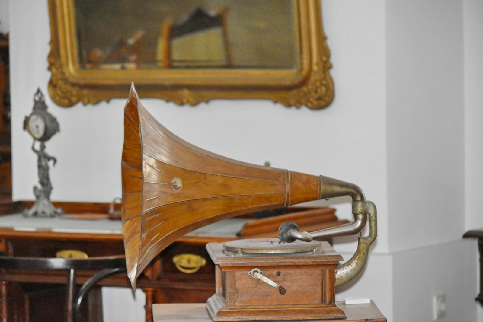 Nikon D5500 sample photo. Furniture, machine, device, wood photography