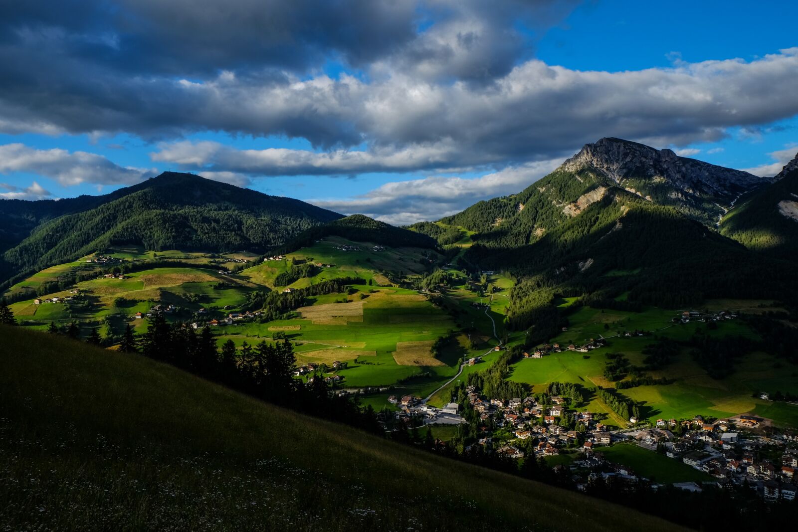Fujifilm X-E2 sample photo. Clouds, mountains, overcast photography