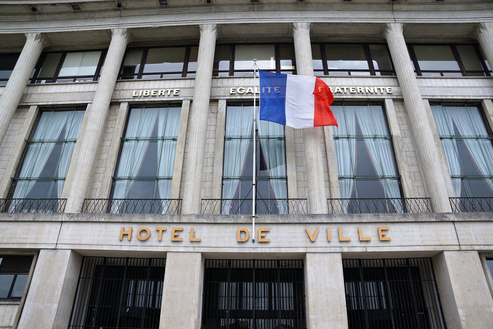 Sony ILCA-77M2 + Sony DT 16-50mm F2.8 SSM sample photo. Le havre, hotel, building photography
