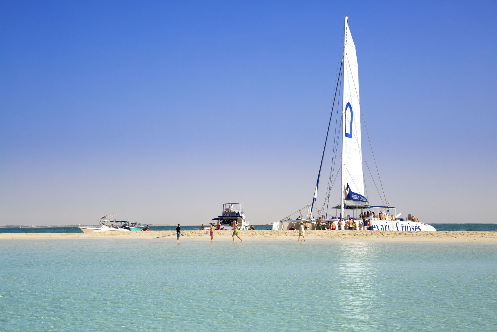 Canon EOS 5D Mark III sample photo. Catamaran, sailing boat, beach photography