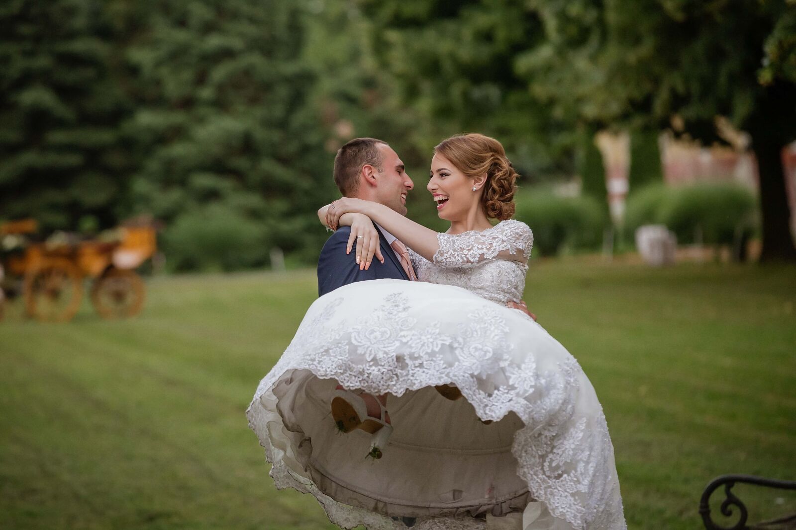 Canon EF 70-200mm F2.8L IS II USM sample photo. Groom, holding, bride, outdoors photography