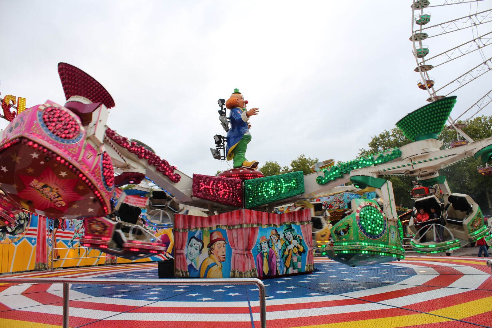 Canon EOS 650D (EOS Rebel T4i / EOS Kiss X6i) sample photo. Fair, funfair, ride photography