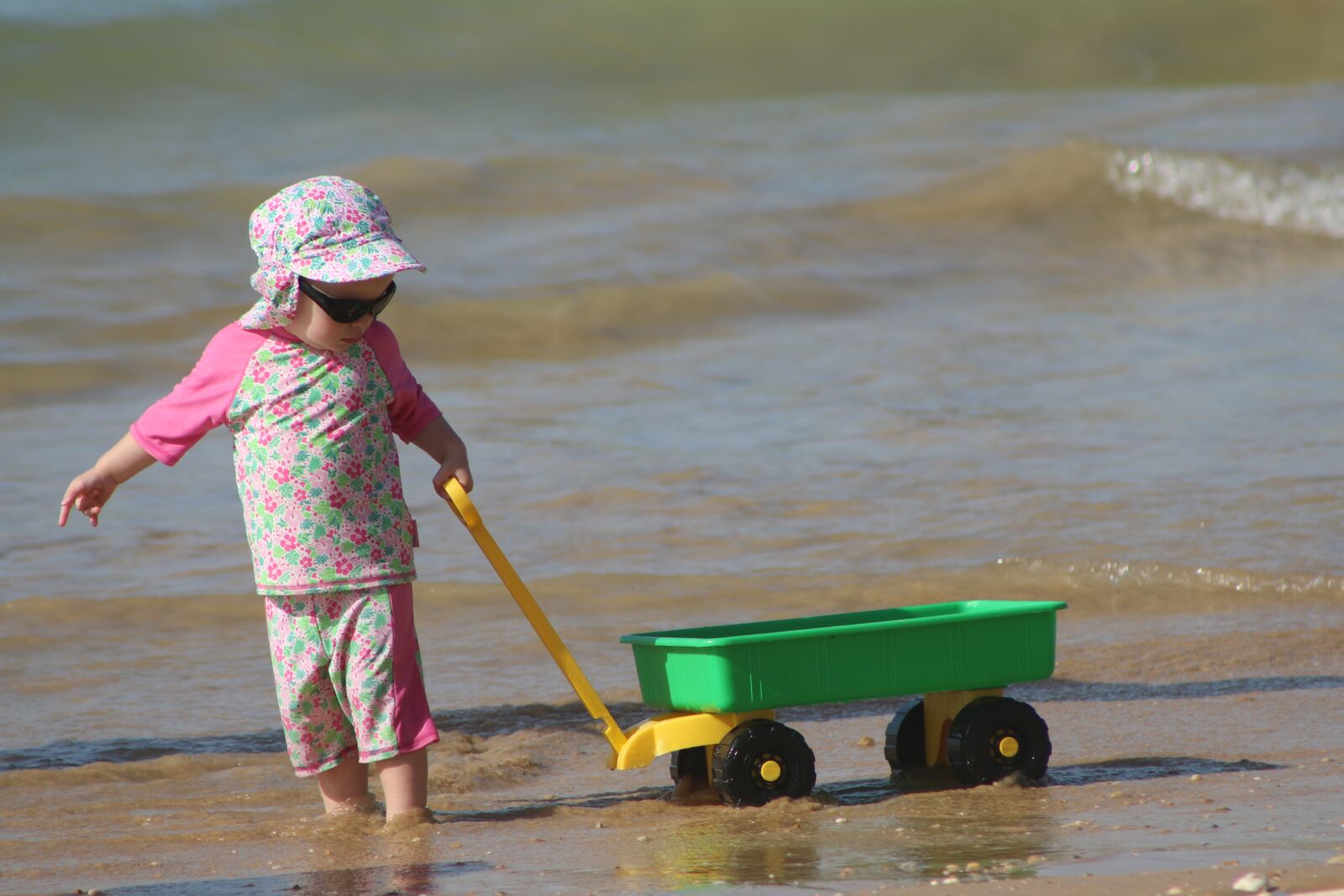 Canon EF 75-300mm f/4-5.6 USM sample photo. Child playing, beach, children photography