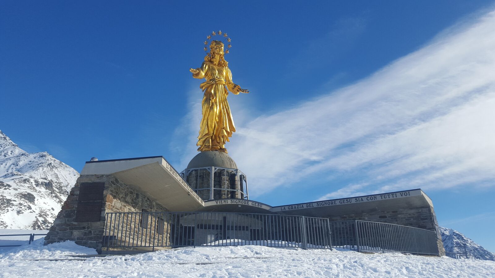 Samsung Galaxy S6 sample photo. Madonna, the statue of photography