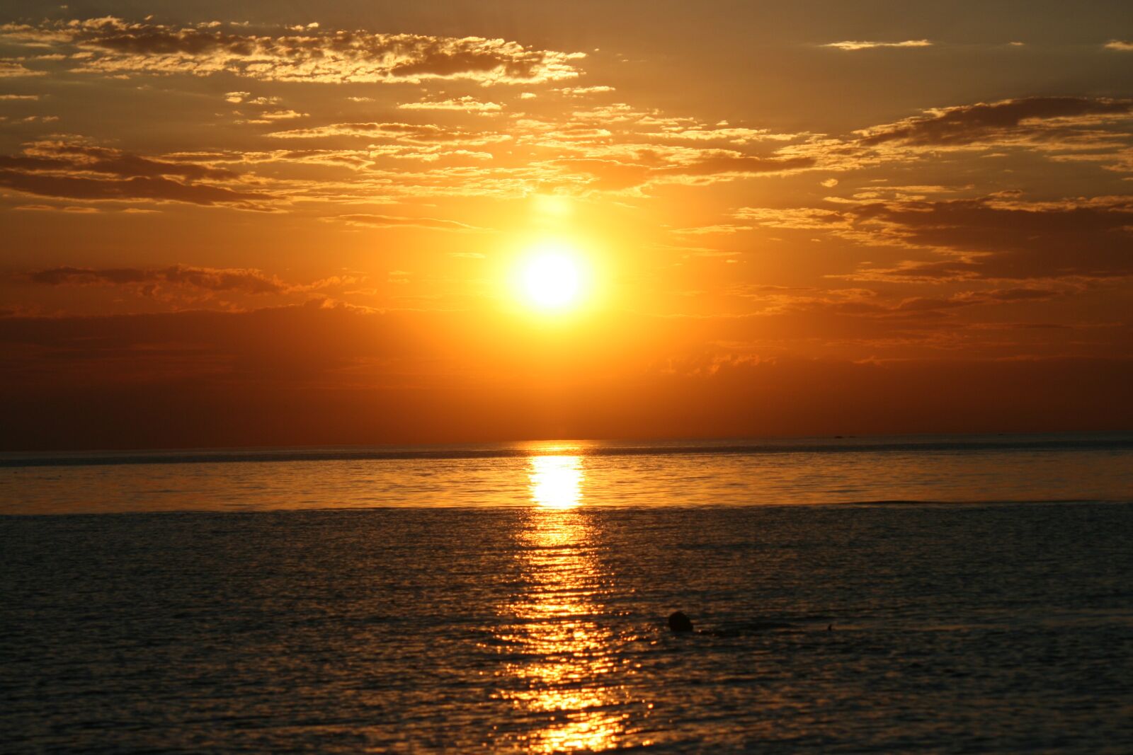 Canon EOS 400D (EOS Digital Rebel XTi / EOS Kiss Digital X) sample photo. Sunset, normandy, france photography