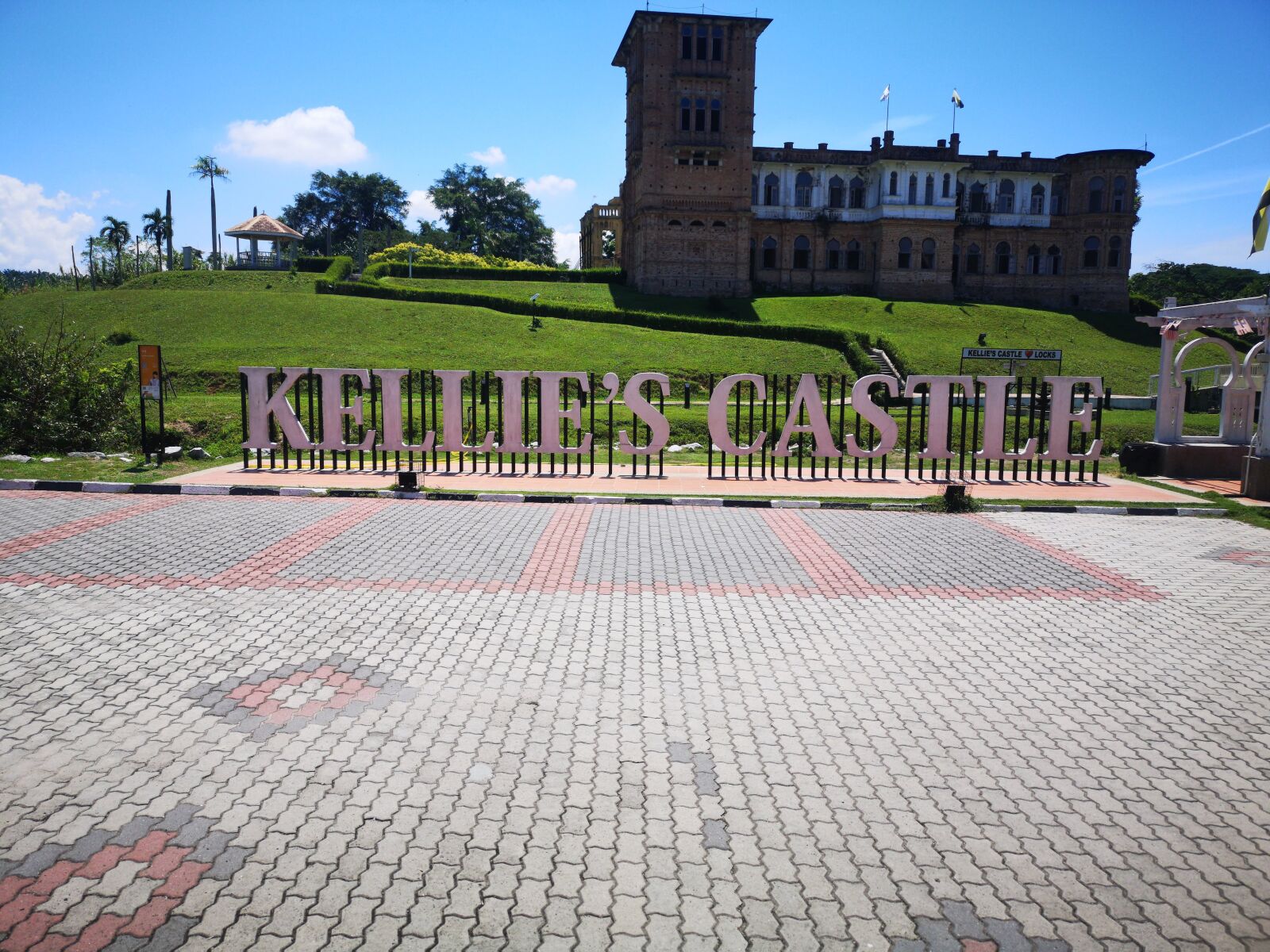HUAWEI CLT-L29 sample photo. Kellie, s castle, perak photography