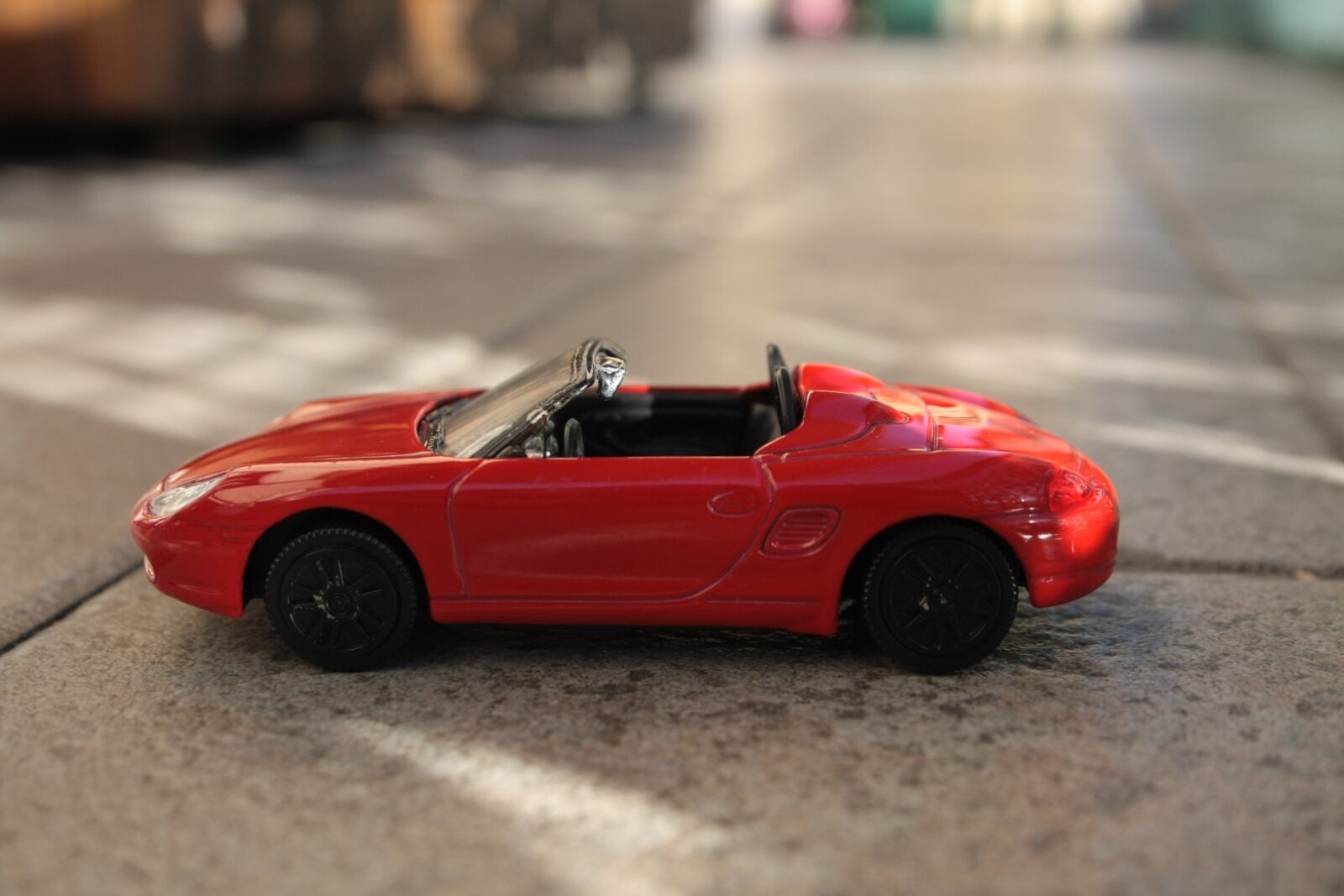 Canon EOS 1000D (EOS Digital Rebel XS / EOS Kiss F) sample photo. Machine, toy car, game photography