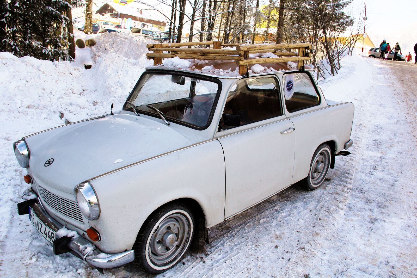 Canon EOS 60D sample photo. Trabbi, auto, satellite photography