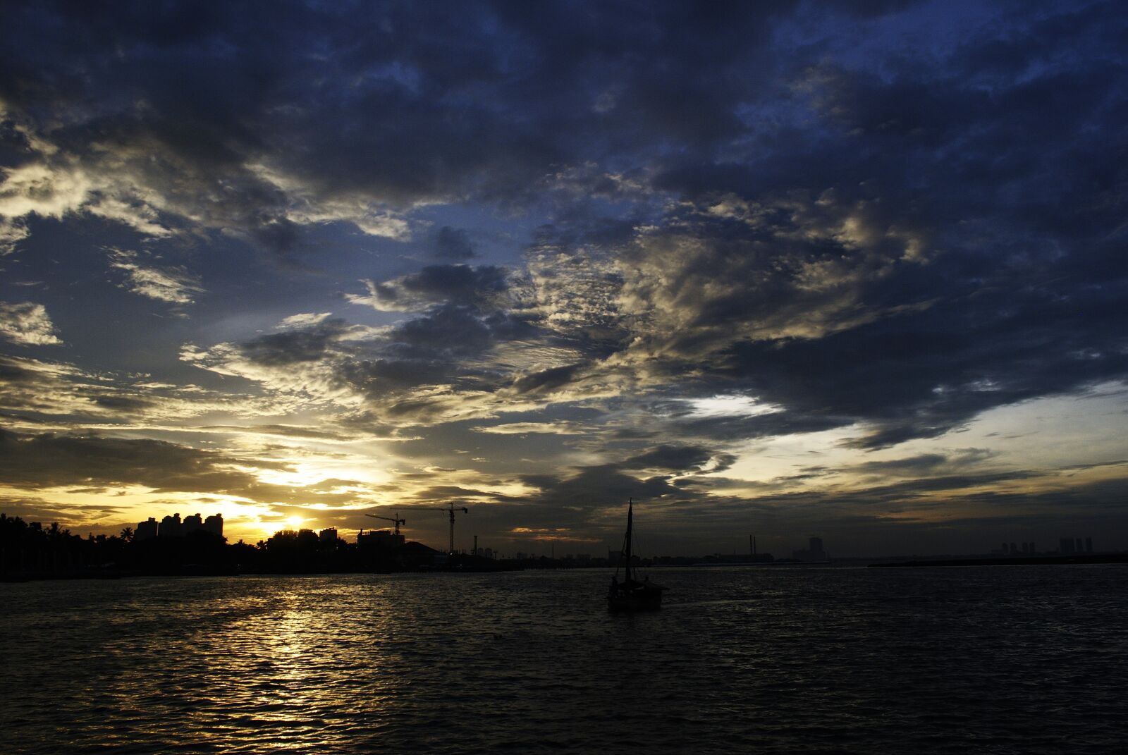Nikon D3000 sample photo. The sky, beach, cloud photography