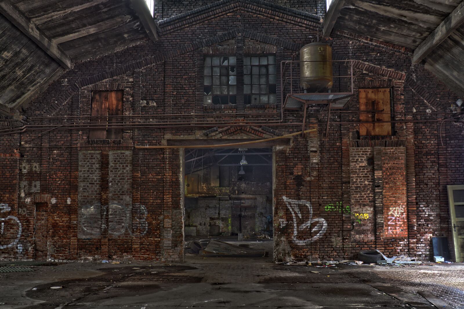 Olympus OM-D E-M10 sample photo. Architecture, abandoned, old photography