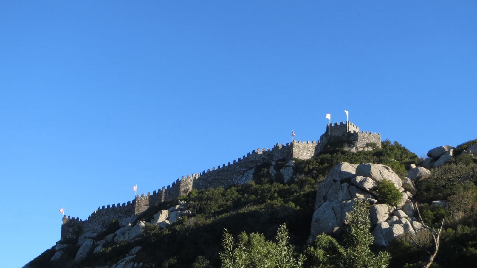 Canon PowerShot ELPH 520 HS (IXUS 500 HS / IXY 3) sample photo. By lucy morgan portugal 2026 photography