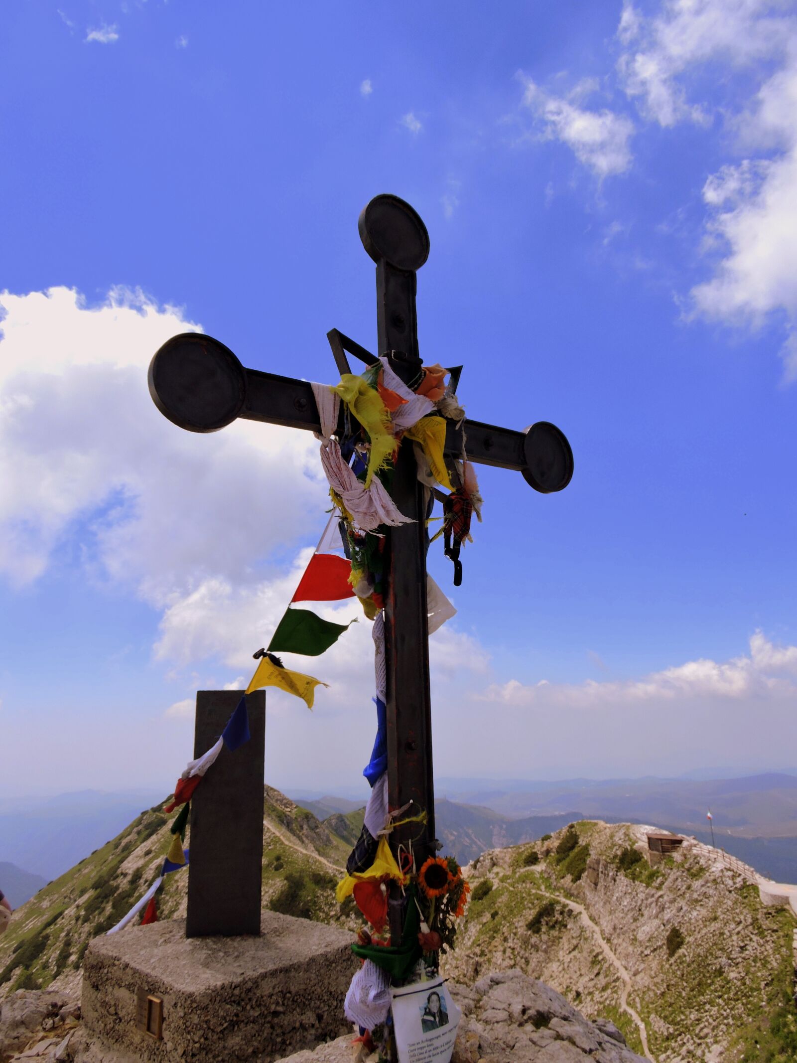 Nikon Coolpix P600 sample photo. Cross, top, summit photography
