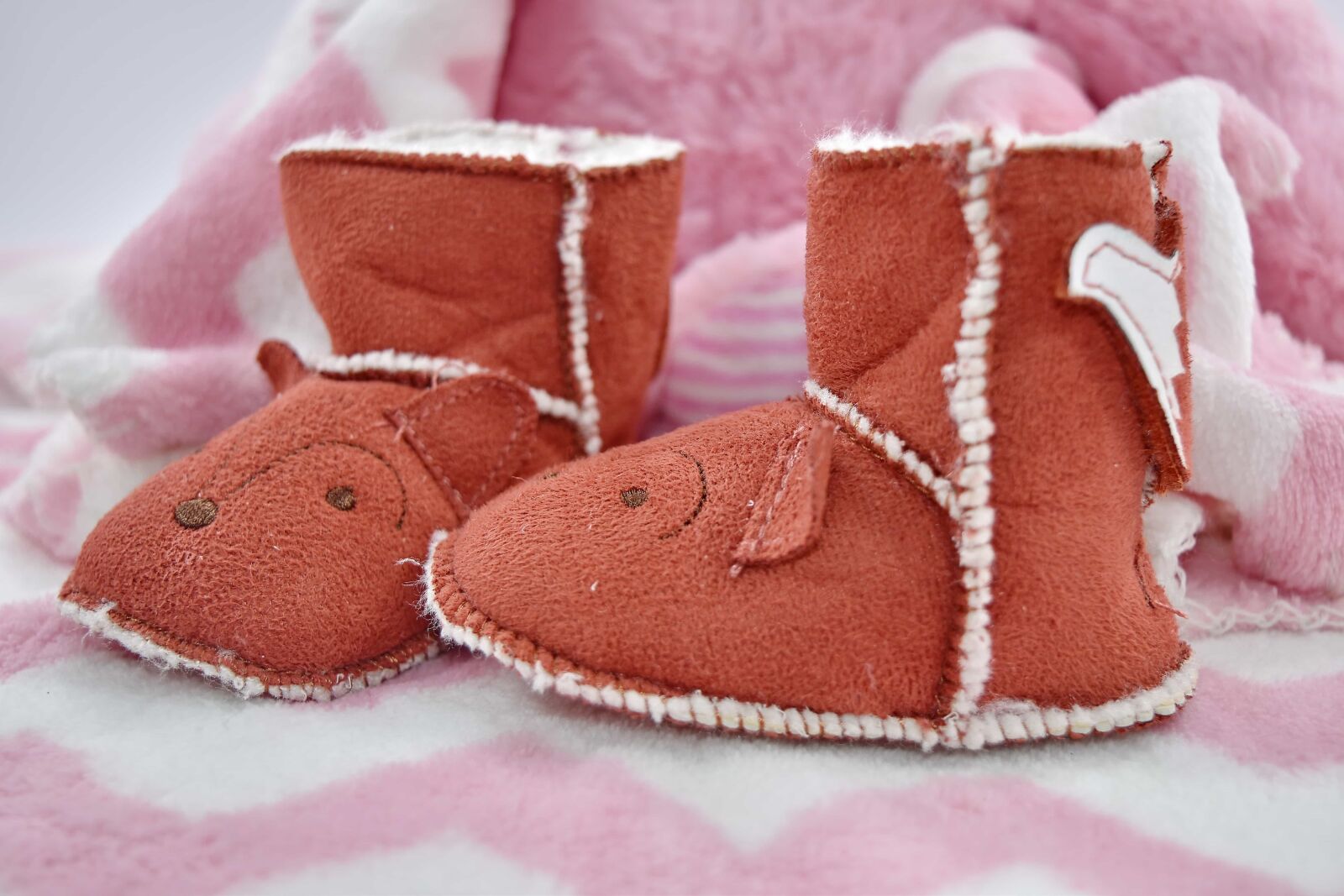 Nikon D5500 sample photo. Baby, boots, footwear, leather photography