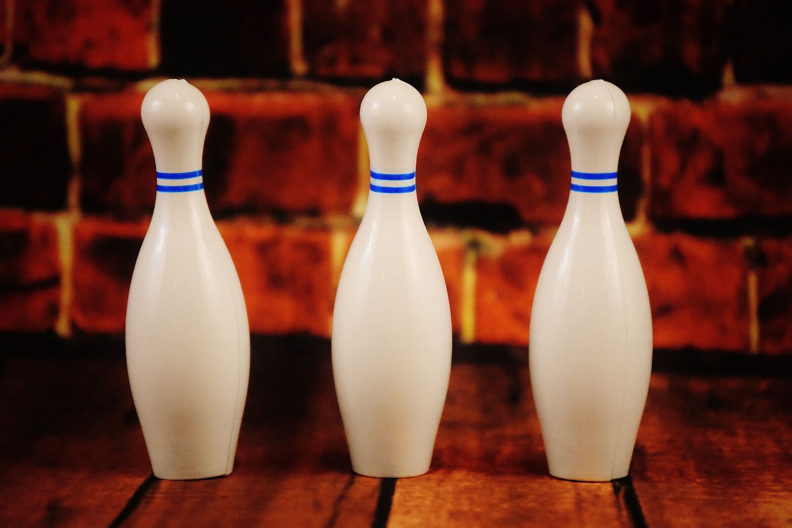 Nikon D7200 sample photo. Bowling, white, plastic photography