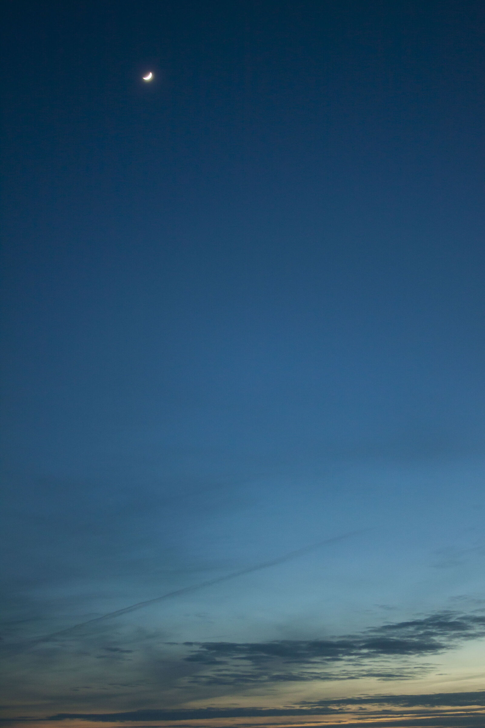 Canon EOS 50D + Canon EF 28-135mm F3.5-5.6 IS USM sample photo. Beach, crescent, moon, moon photography