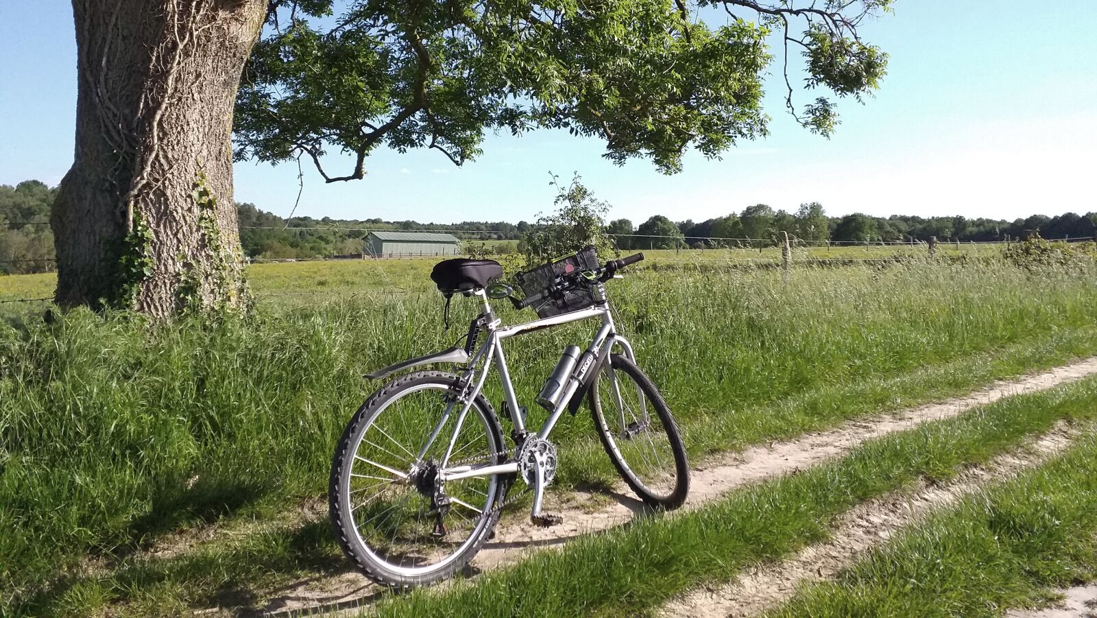 Samsung Galaxy J6+ sample photo. Bike, ride, nature photography