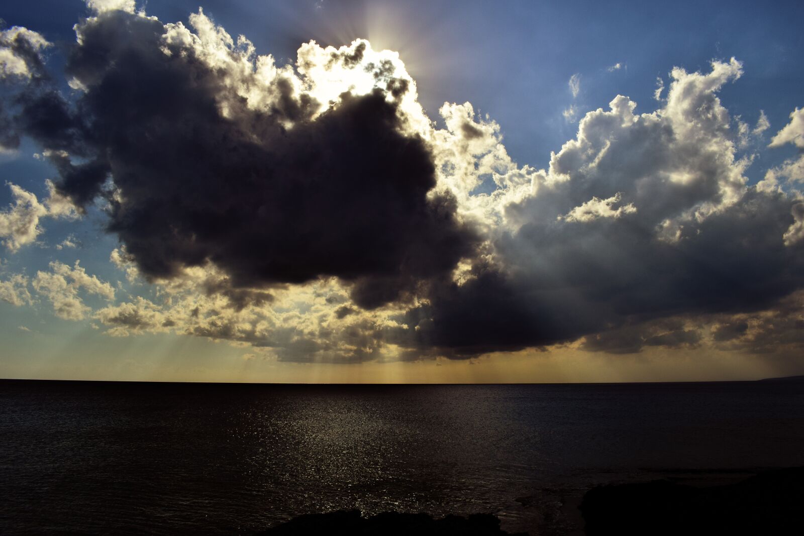 Nikon D3300 sample photo. Sea, clouds, sunlight photography