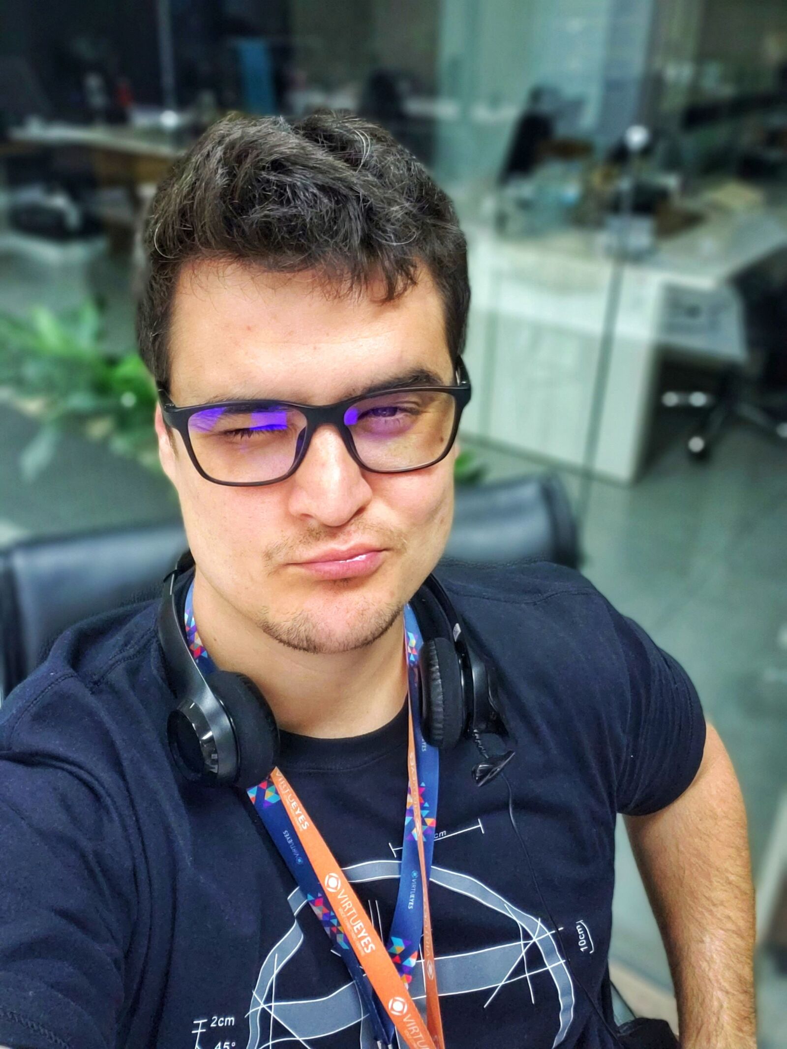 Samsung Galaxy S9 sample photo. Rapaz de culos, escrit photography