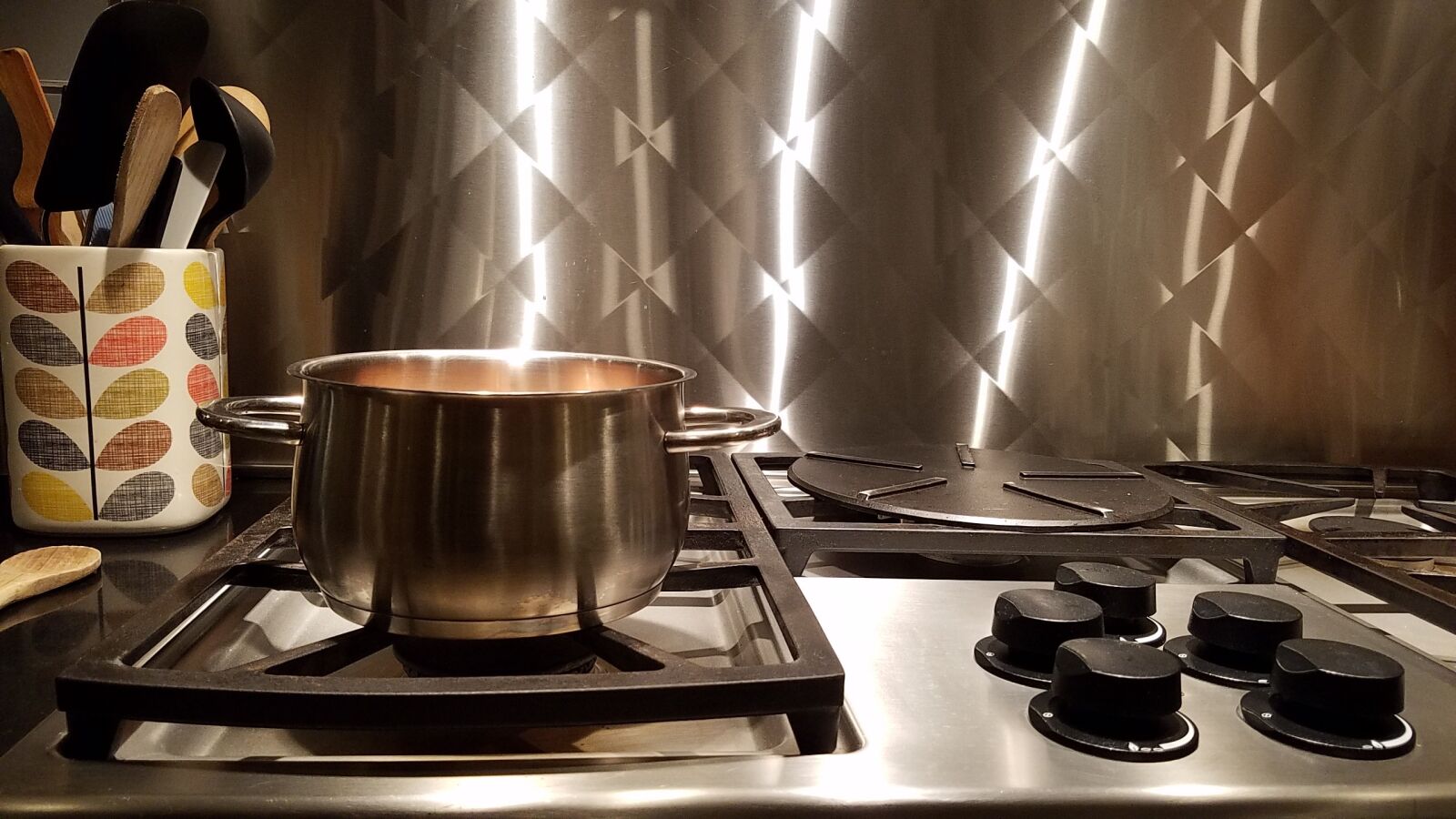 Samsung Galaxy S7 Edge sample photo. Kitchen, cooking, stainless photography