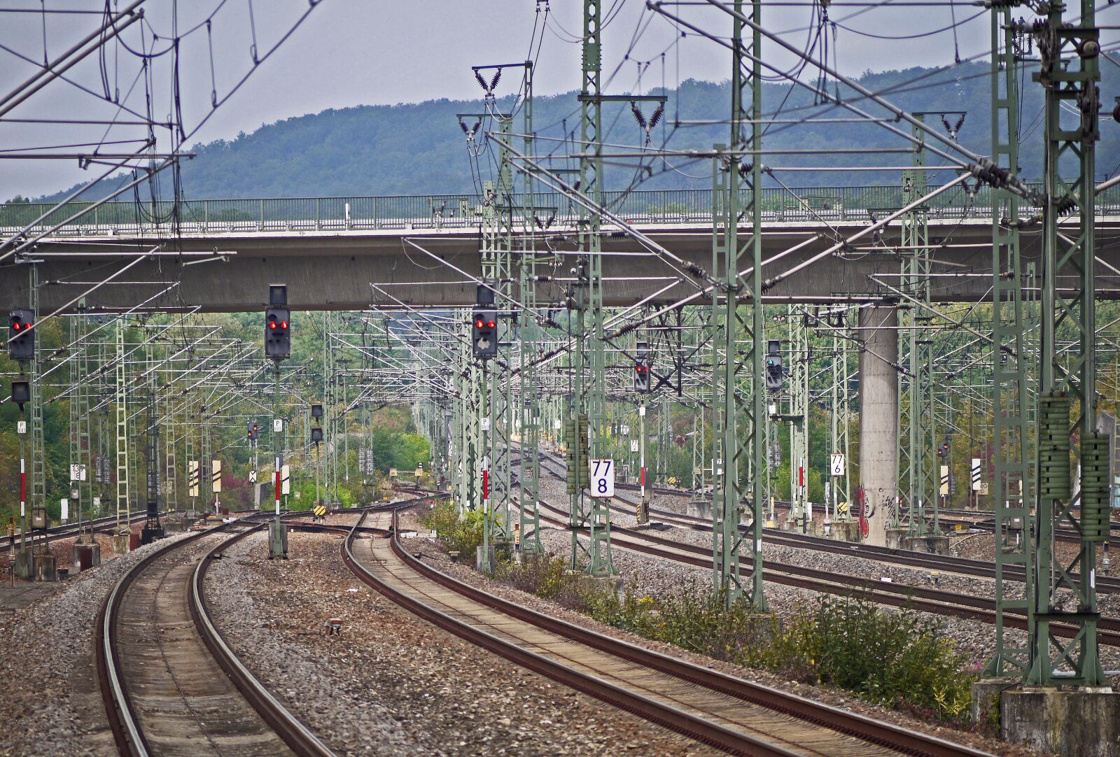 Panasonic Lumix DMC-G1 sample photo. Vaihingen, hbf, fast track photography