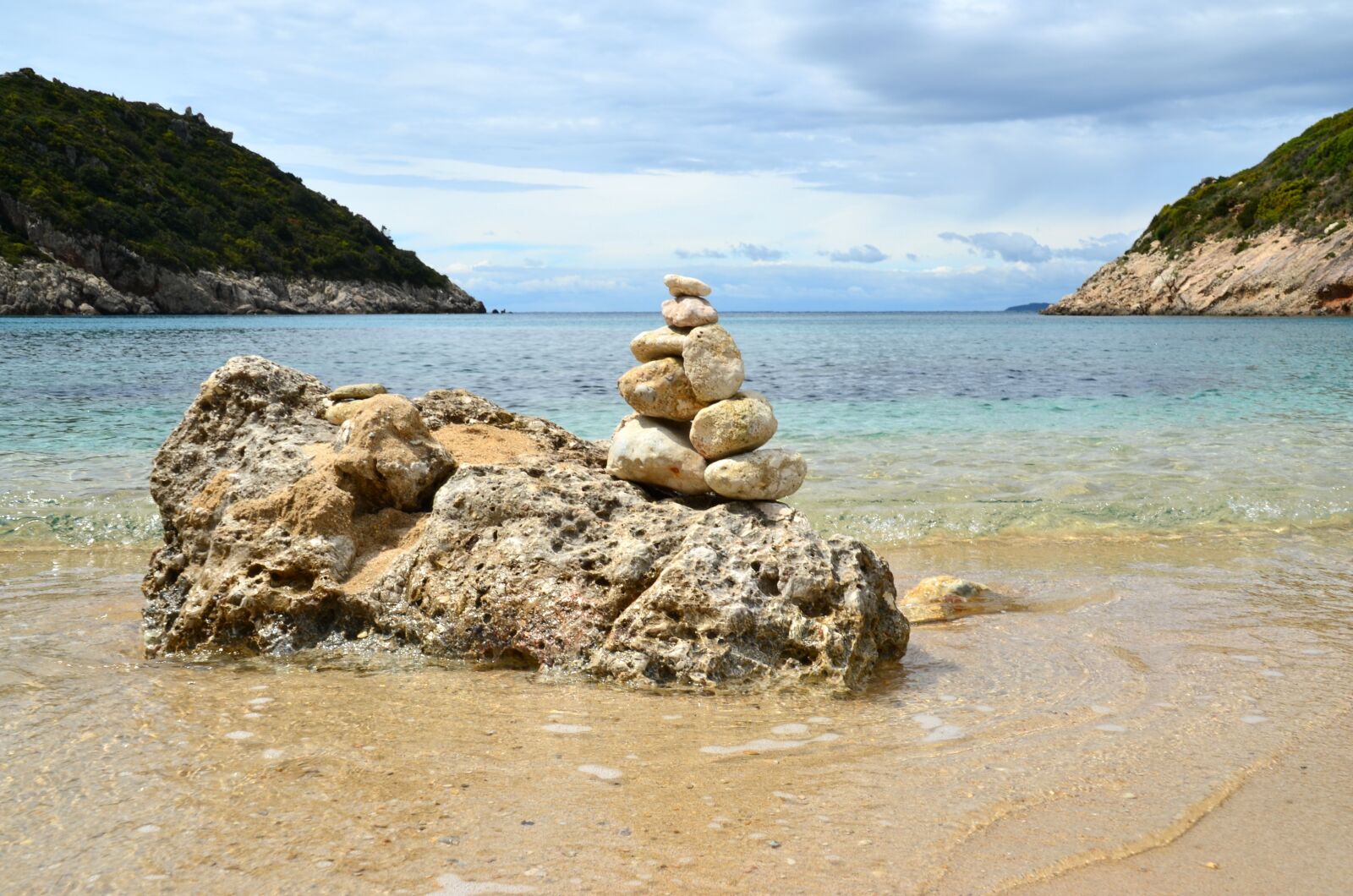 Nikon D5100 sample photo. Stones, sea, beach photography