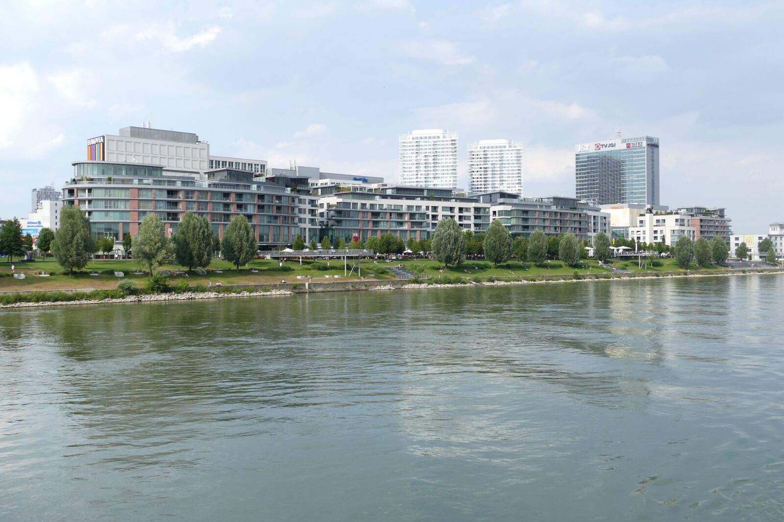 Panasonic Lumix DMC-FZ1000 sample photo. Bratislava, slovakia, bowever photography