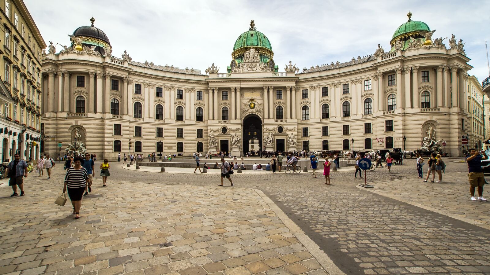 Canon EOS 600D (Rebel EOS T3i / EOS Kiss X5) sample photo. Vienna, hofburg imperial palace photography