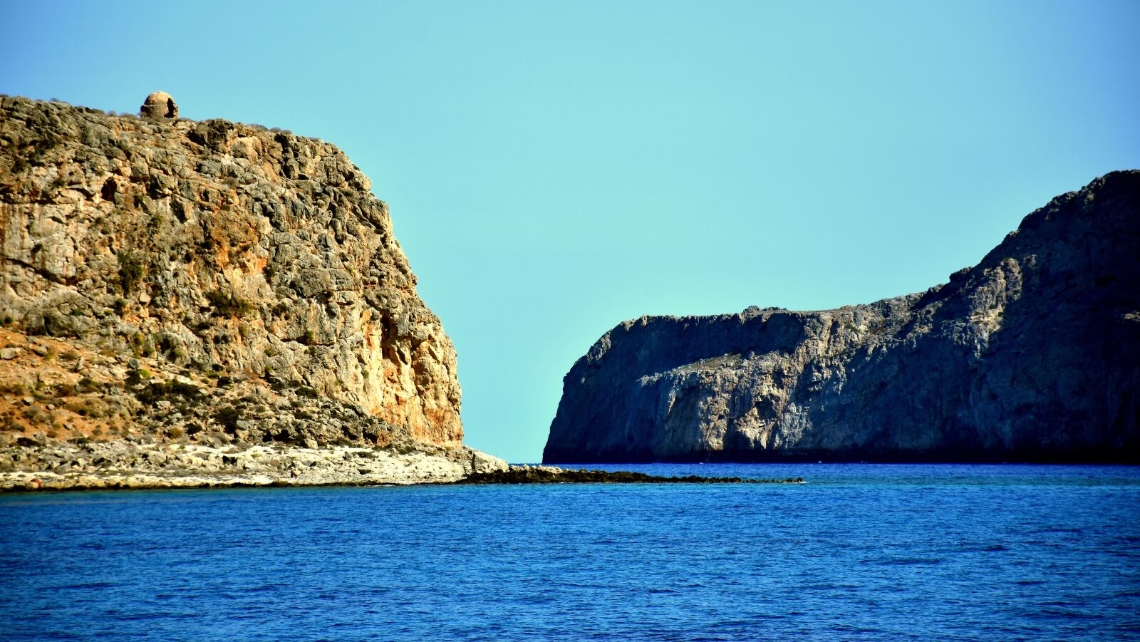 Nikon D7200 sample photo. Crete, rocks, the isthmus photography
