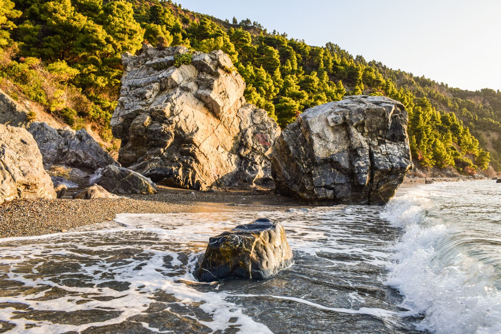 Nikon D3300 sample photo. Rocks, beach, wild photography