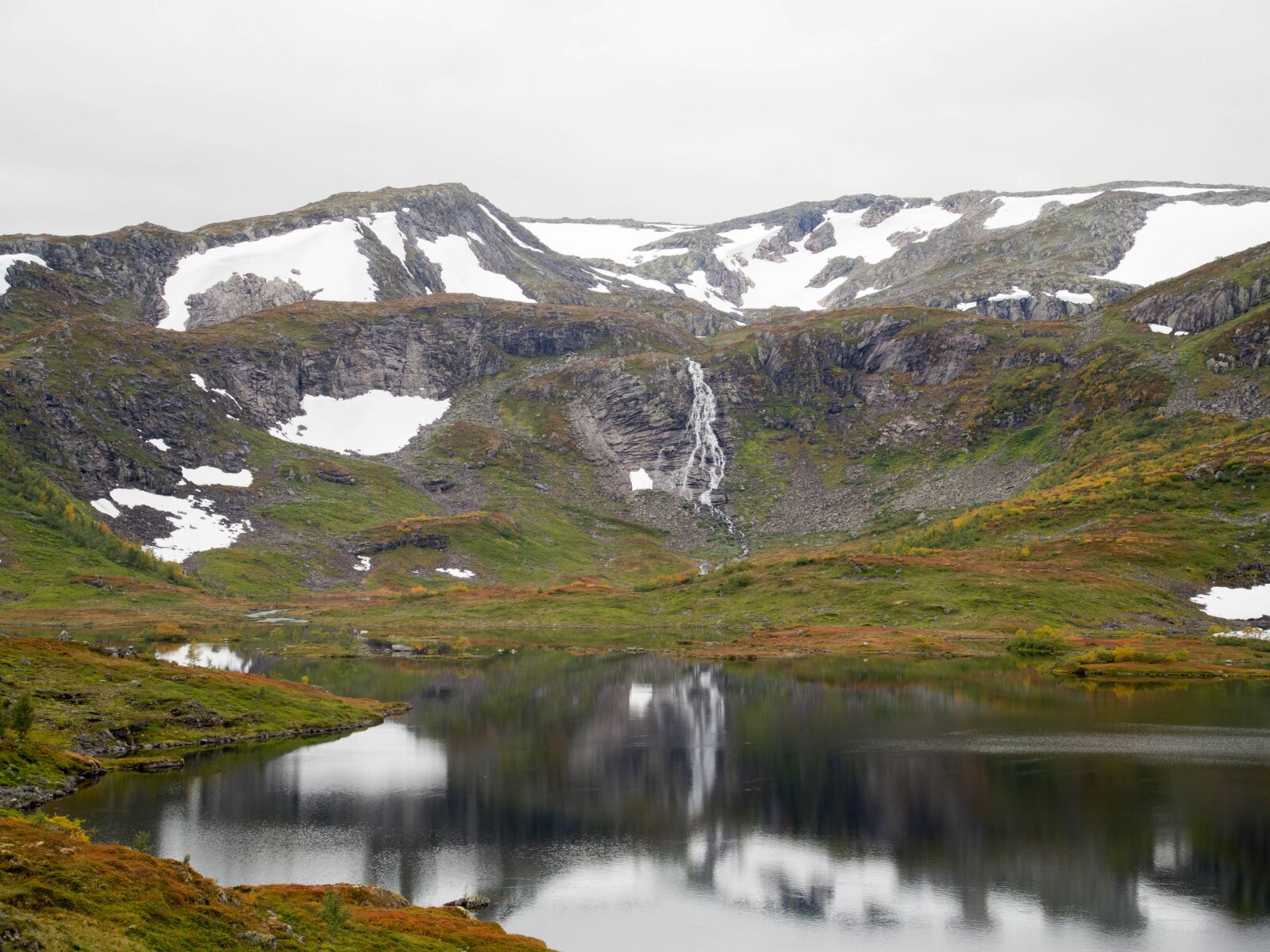 Nikon Coolpix P7800 sample photo. Mountain, lake, bergsee photography