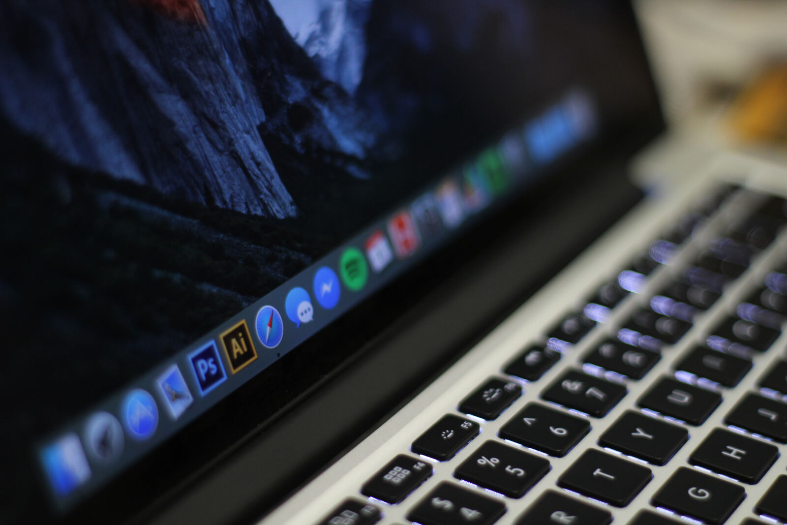 Canon EOS 1200D (EOS Rebel T5 / EOS Kiss X70 / EOS Hi) sample photo. Apple, macbook, retina photography