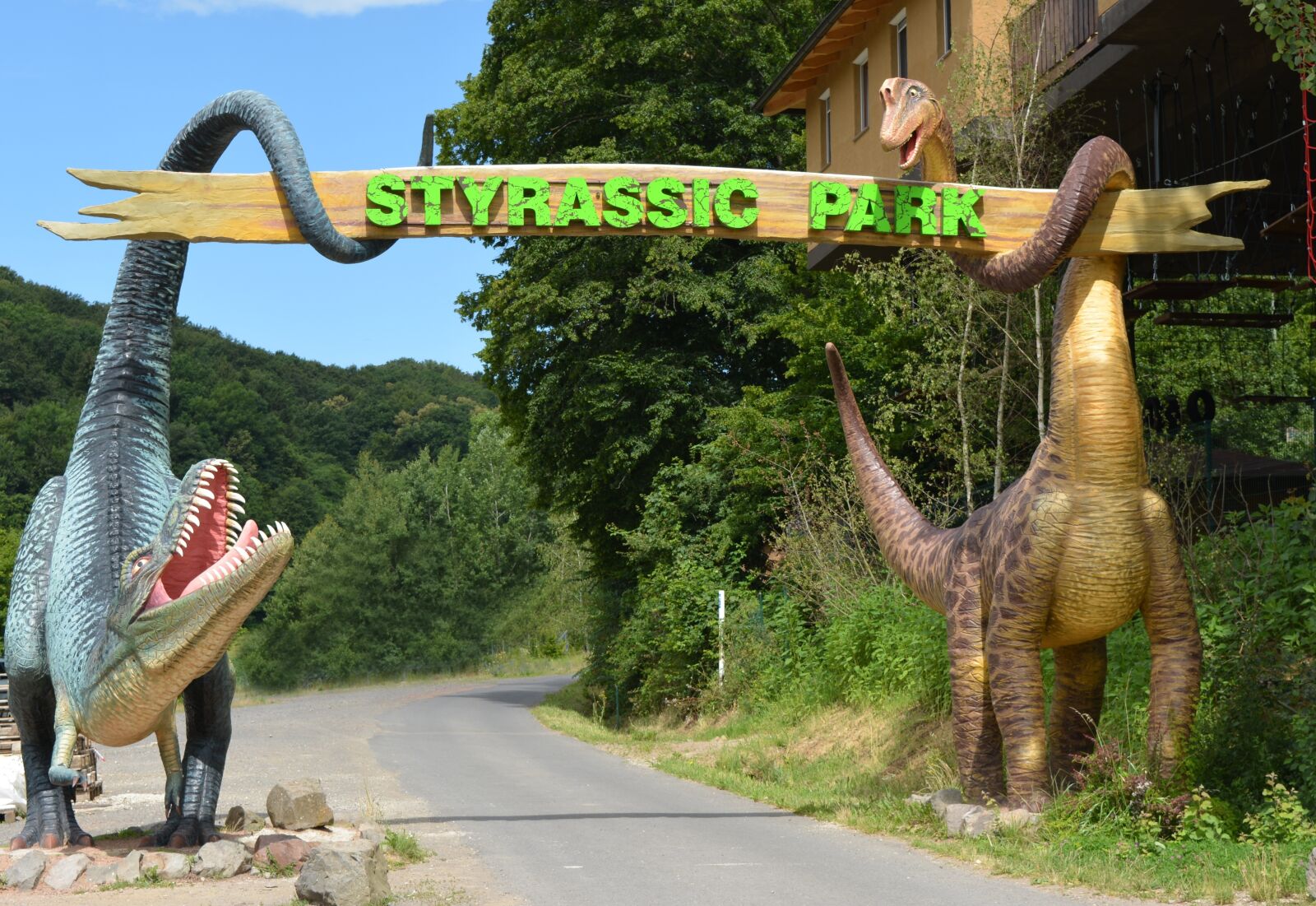 Nikon D5200 sample photo. Theme park, dinosaur, prehistoric photography
