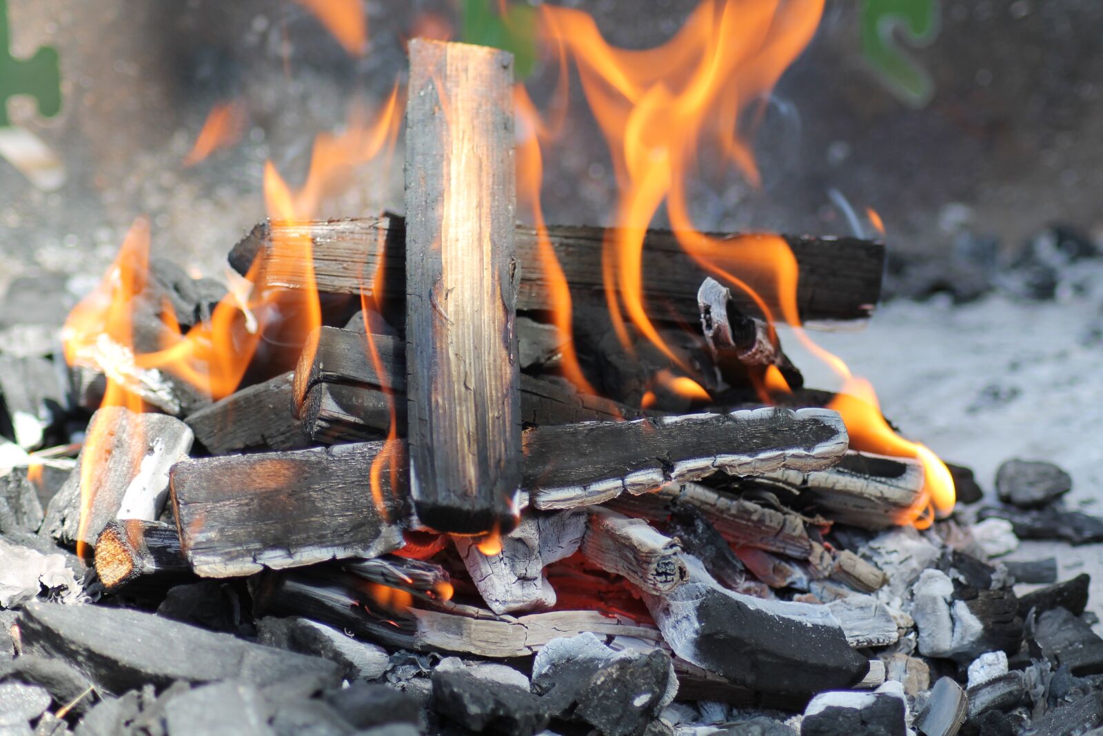 Canon EOS 1100D (EOS Rebel T3 / EOS Kiss X50) sample photo. Barbecue, fire, charcoal photography