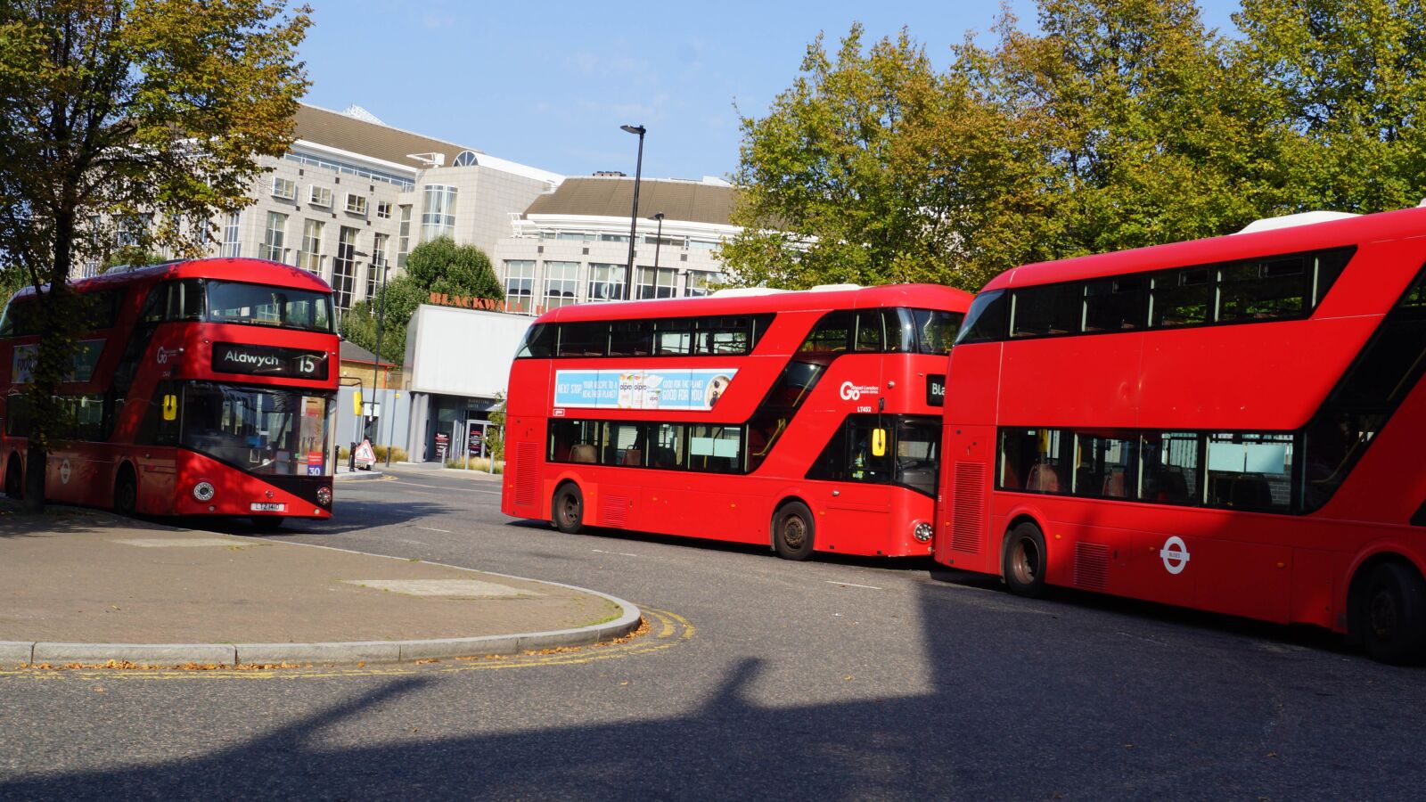 Sony DT 18-55mm F3.5-5.6 SAM sample photo. London, red, buses photography