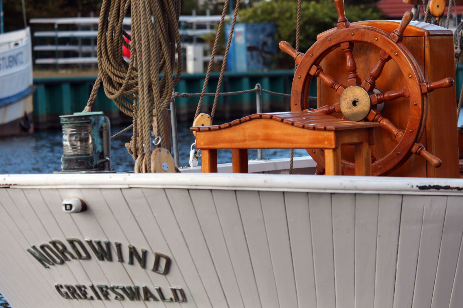 Canon EF-S 55-250mm F4-5.6 IS STM sample photo. The north wind, haikutter photography