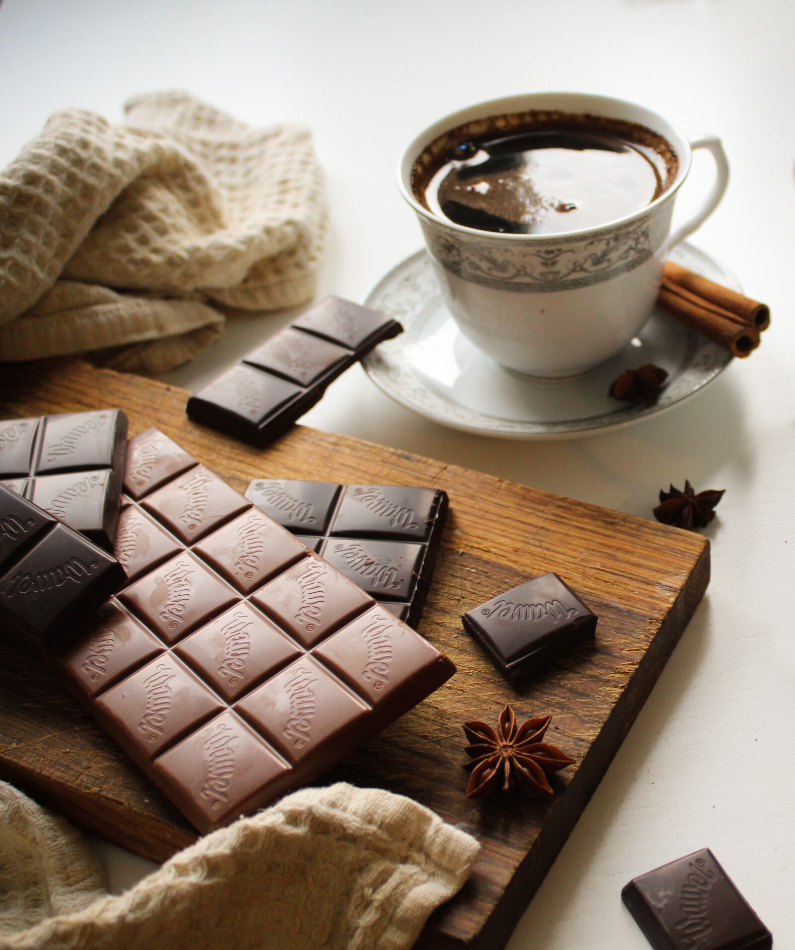 Canon EOS 1300D (EOS Rebel T6 / EOS Kiss X80) sample photo. Coffee, chocolate, morning photography