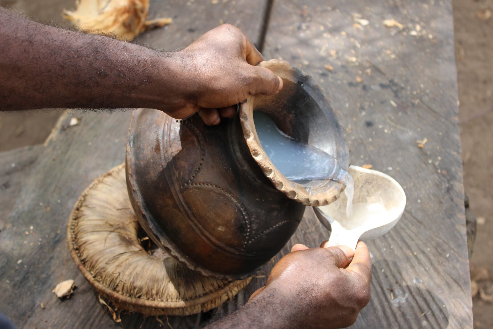 Canon EOS 600D (Rebel EOS T3i / EOS Kiss X5) sample photo. Wine, palm leaf, african photography