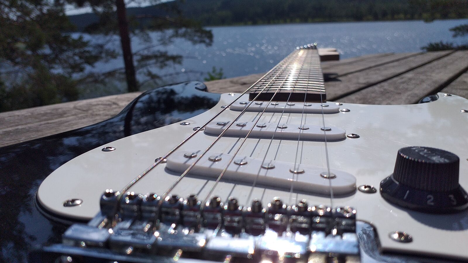 Samsung Galaxy J4+ sample photo. Freedom, feeling, guitar photography