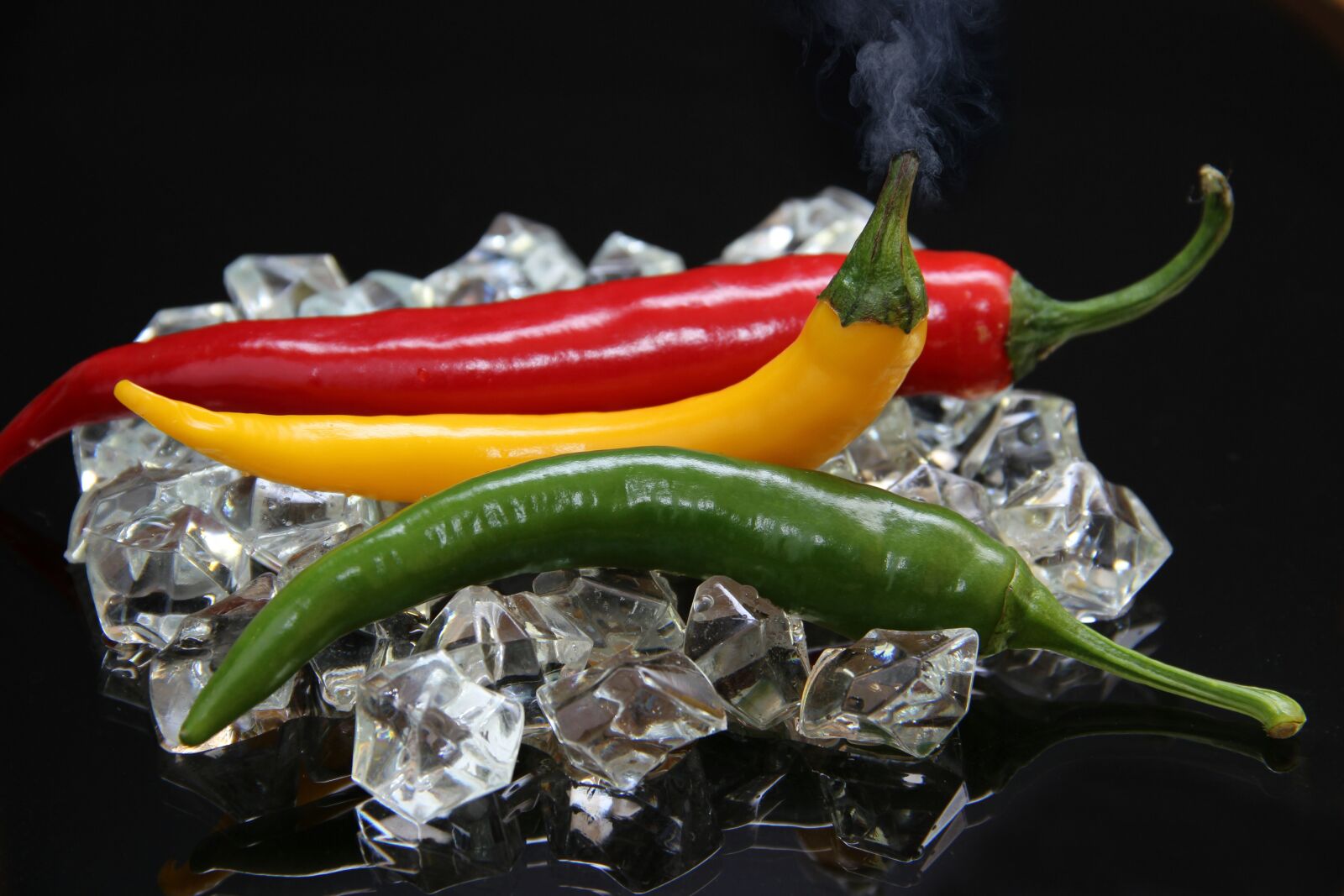 Canon EOS 600D (Rebel EOS T3i / EOS Kiss X5) sample photo. Pepperoni, sharp, vegetables photography