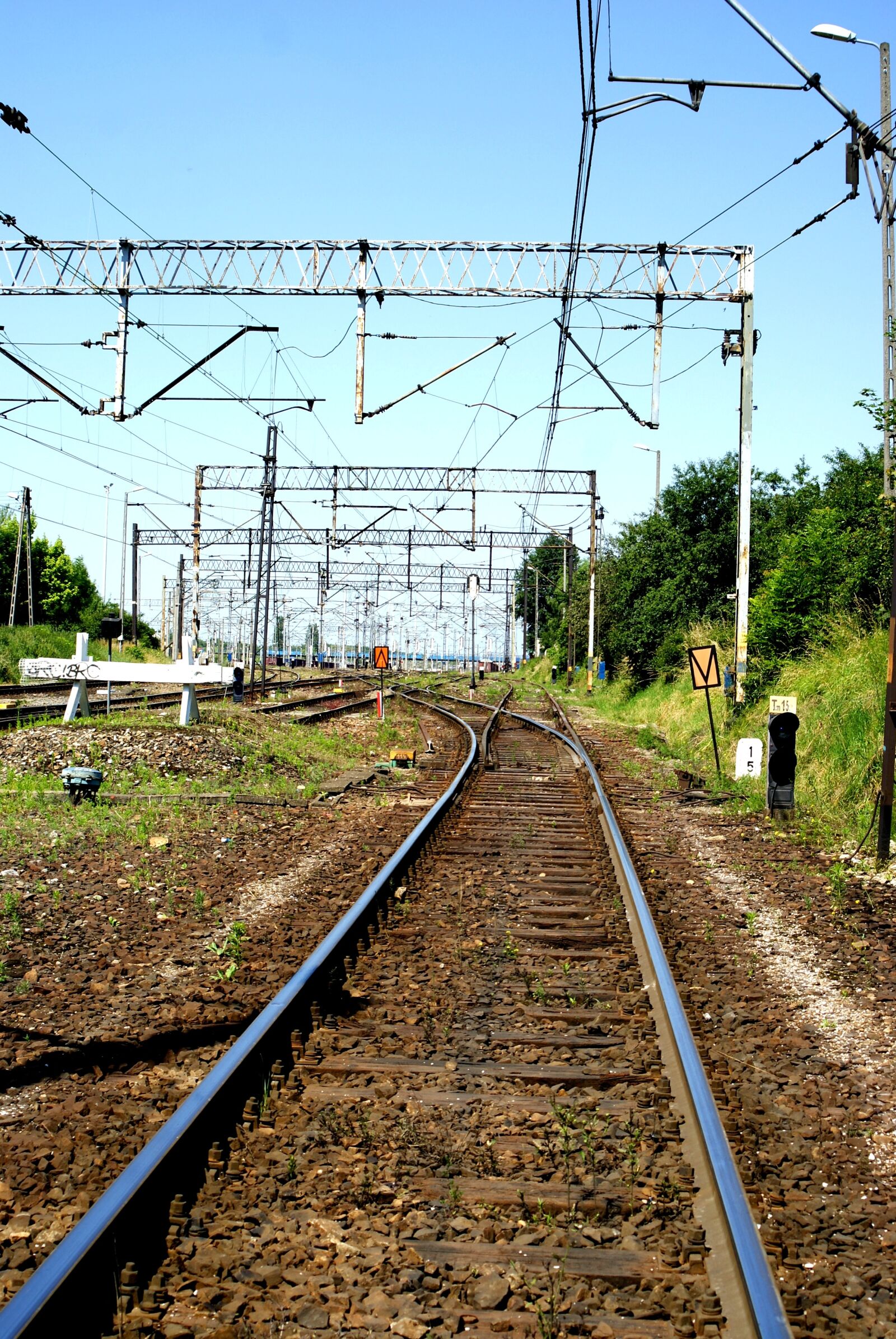 Sony Alpha DSLR-A200 sample photo. Tracks, railway, train photography