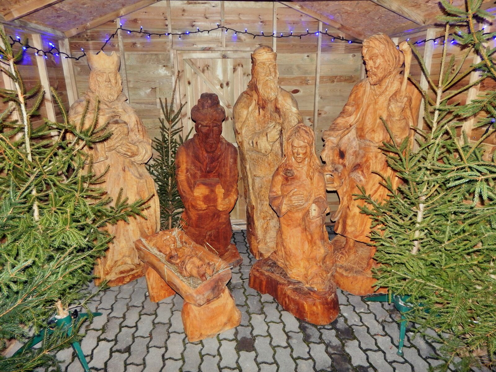 Nikon Coolpix L820 sample photo. Crib, christmas, holidays photography