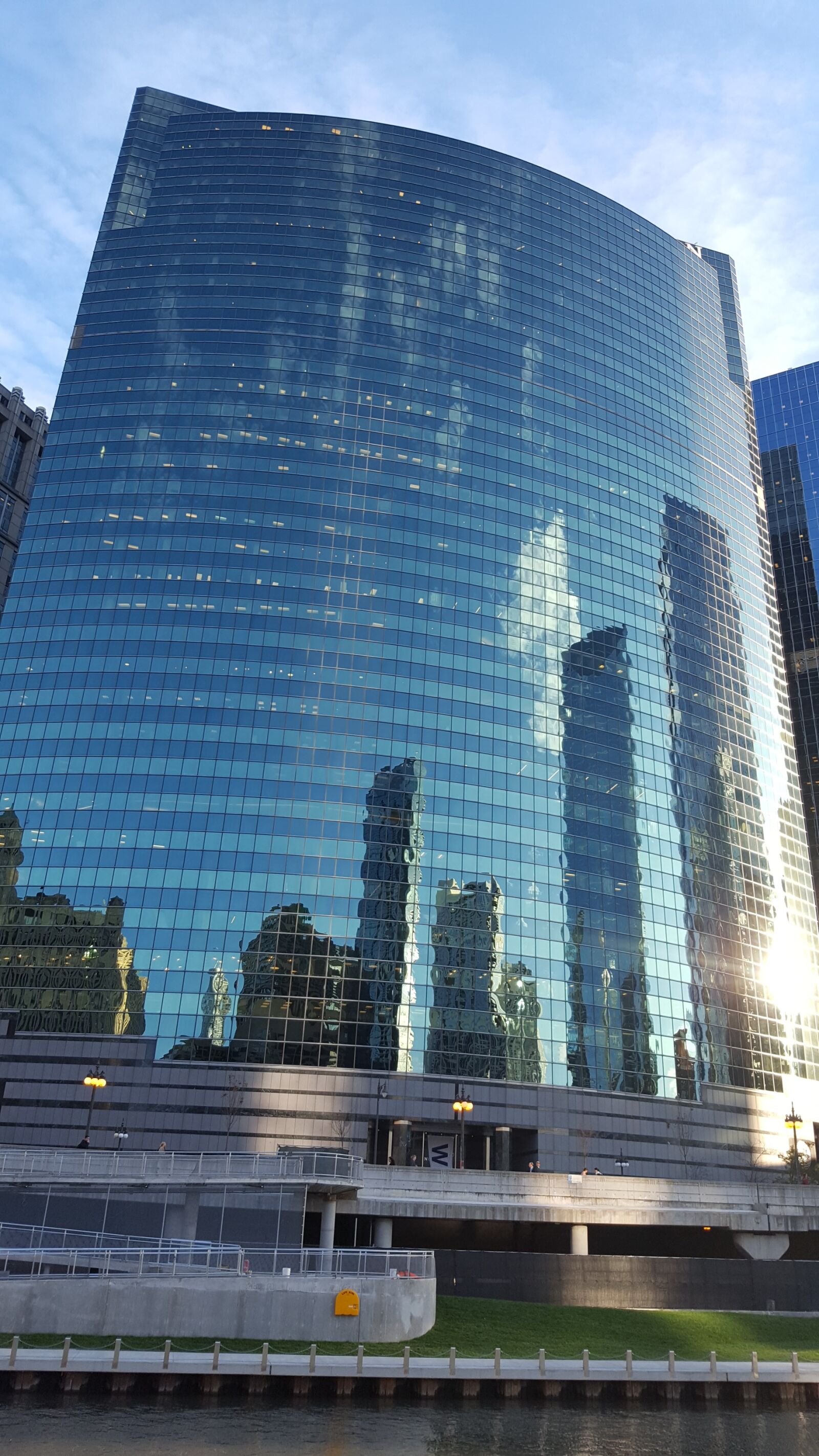 Samsung Galaxy S6 sample photo. Building, urban, glass photography