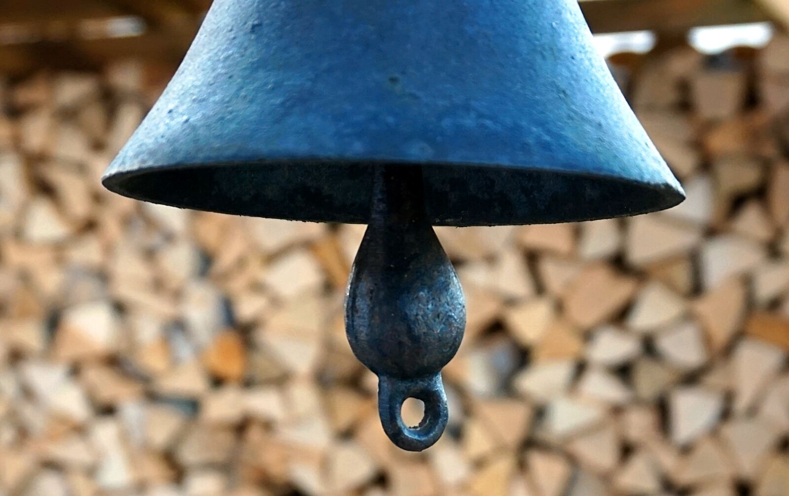 Sony E 16-50mm F3.5-5.6 PZ OSS sample photo. Bell, iron, metal photography