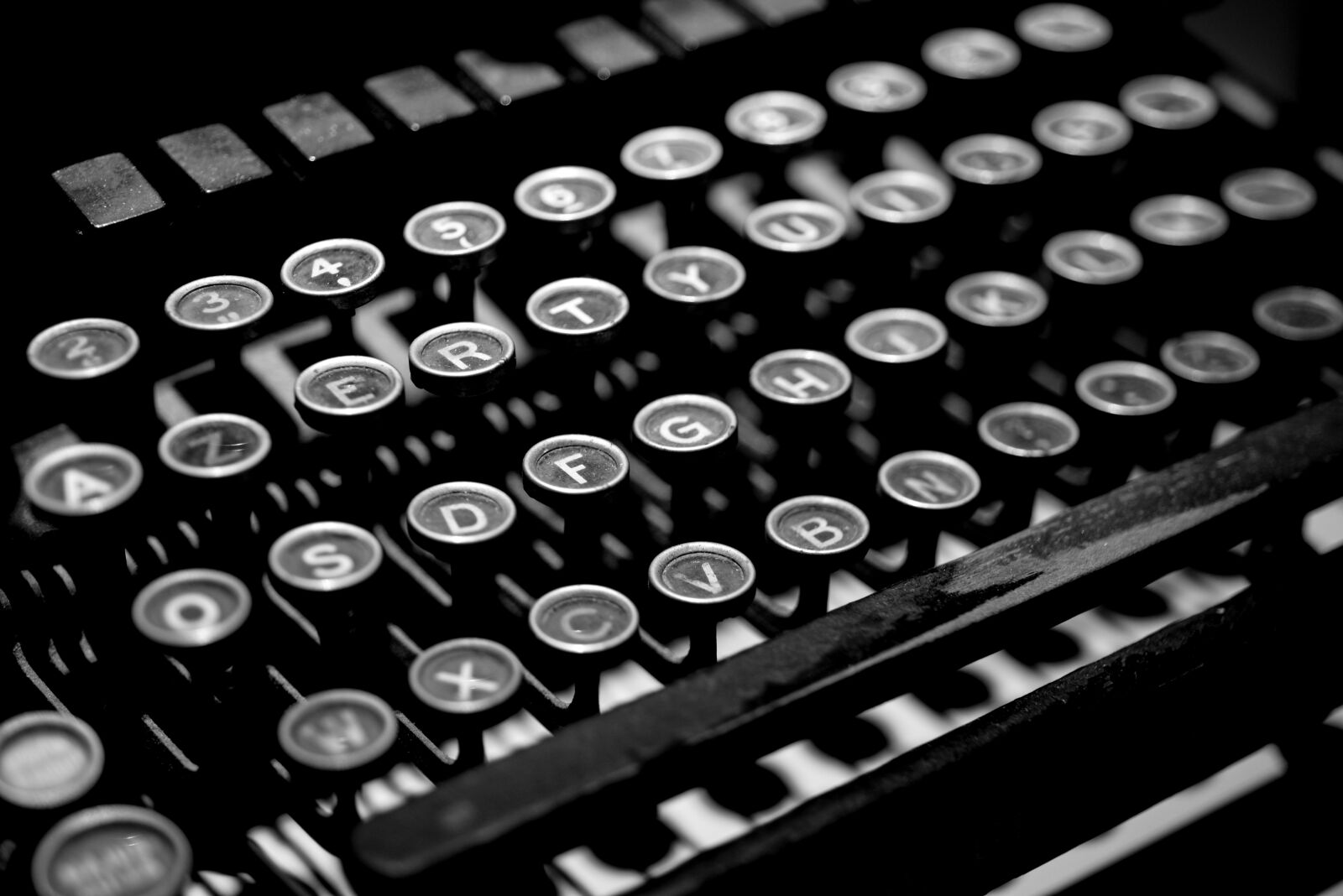 Nikon D610 sample photo. Typewriter, antique, vintage photography