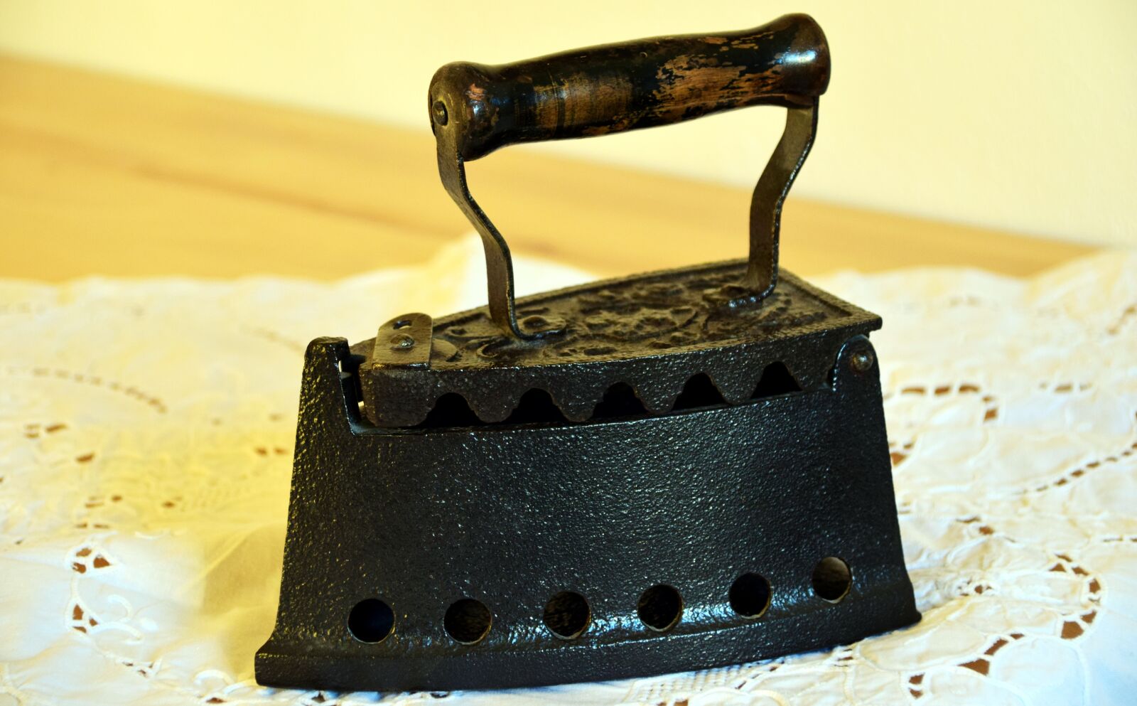 Nikon D3300 sample photo. Iron, old, antique photography